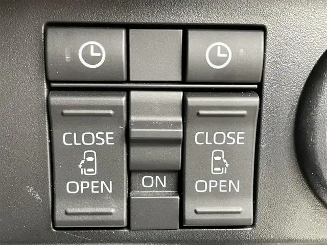 トヨタ ルーミー カスタムG 福岡県 2023(令5)年 2万km ブラックマイカメタリック 純正７型ＳＤナビ(フルセグＴＶ/ＣＤ/ＤＶＤ/ＢＴ) 全方位カメラ トヨタセーフティー レーダークルコン コーナーセンサー 両側パワースライドドア ETC　オートホールド USBポート 純正フロアマット 純正アルミホイール プッシュスタート スマートキー