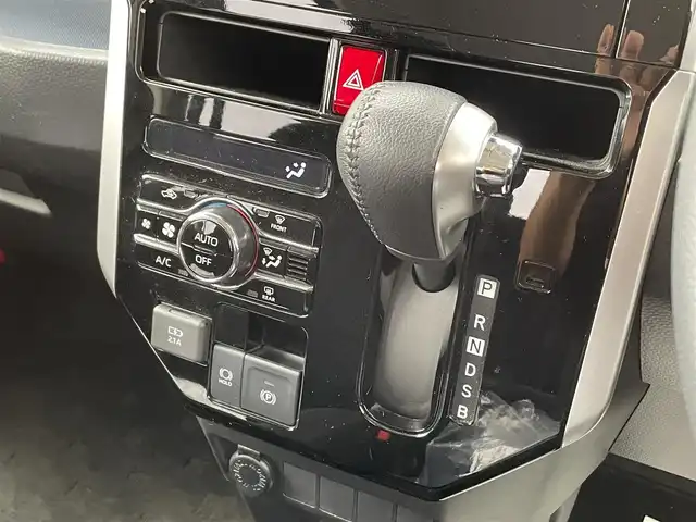 トヨタ ルーミー カスタムG 福岡県 2023(令5)年 2万km ブラックマイカメタリック 純正７型ＳＤナビ(フルセグＴＶ/ＣＤ/ＤＶＤ/ＢＴ) 全方位カメラ トヨタセーフティー レーダークルコン コーナーセンサー 両側パワースライドドア ETC　オートホールド USBポート 純正フロアマット 純正アルミホイール プッシュスタート スマートキー