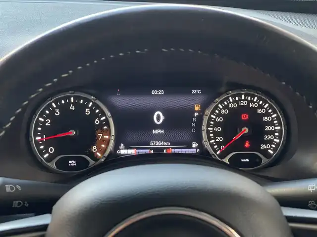 クライスラー・ジープ ジープ レネゲード リミテッド 山梨県 2018(平30)年 5.8万km アンヴィルクリアコート 社外８インチナビ　/純正ＤＡ積込　/フルセグ　/Ｂカメラ　/ＢＴ　/ＣＤ　/ＤＶＤ　/黒革　/Ｐシート　/シートヒーター　/ＡＣＣ/ＢＳＡ　/ＬＫＡ　/ＥＴＣ　/ＨＩＤヘッドライト　/Ａライト　/スマートキー