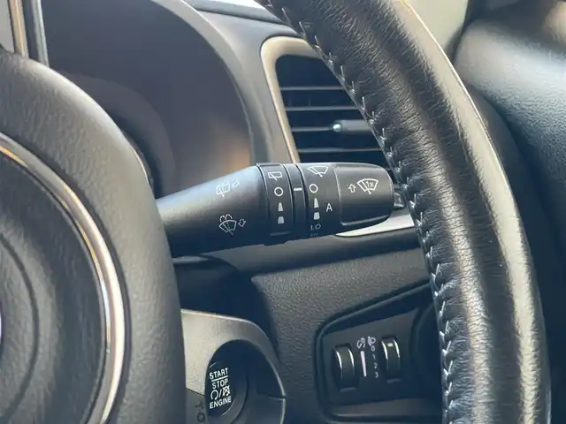 クライスラー・ジープ ジープ レネゲード リミテッド 山梨県 2018(平30)年 5.8万km アンヴィルクリアコート 社外８インチナビ　/純正ＤＡ積込　/フルセグ　/Ｂカメラ　/ＢＴ　/ＣＤ　/ＤＶＤ　/黒革　/Ｐシート　/シートヒーター　/ＡＣＣ/ＢＳＡ　/ＬＫＡ　/ＥＴＣ　/ＨＩＤヘッドライト　/Ａライト　/スマートキー