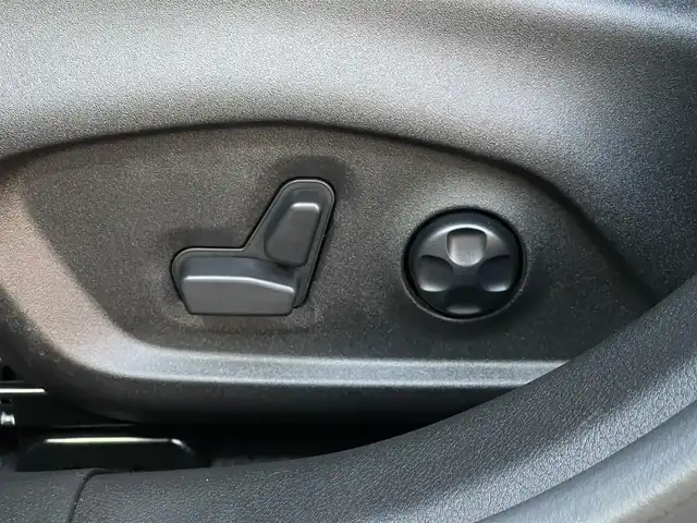 クライスラー・ジープ ジープ レネゲード リミテッド 山梨県 2018(平30)年 5.8万km アンヴィルクリアコート 社外８インチナビ　/純正ＤＡ積込　/フルセグ　/Ｂカメラ　/ＢＴ　/ＣＤ　/ＤＶＤ　/黒革　/Ｐシート　/シートヒーター　/ＡＣＣ/ＢＳＡ　/ＬＫＡ　/ＥＴＣ　/ＨＩＤヘッドライト　/Ａライト　/スマートキー