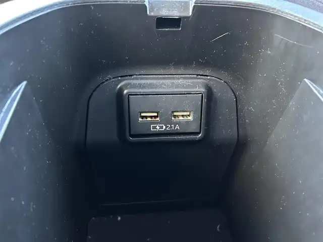 トヨタ ＲＡＶ４ アドベンチャー オフロードPKG 福島県 2021(令3)年 8万km スーパーホワイトⅡ ワンオーナー/衝突回避支援パッケージ/・プリクラッシュセーフティ/・レーントレーシングアシストポート/・レーダークルーズコントロール/・オートマチックハイビーム/・ロードサインアシスト/純正ディスプレイオーディオ/・Bluetooth/・バックカメラ/運転席パワーシート/レザーシート/・前席シートヒーター/・前席エアシート/スマートキー/・プッシュスタート/・スペアキー/LEDヘッドライト/・オートハイビーム/・オートライト/・フォグランプ/本革巻きステアリング/・ステアリングヒーター/・ステアリングリモコン/ビルトインETC 2.0/前方ドライブレコーダー/純正AW+夏タイヤ車載/取扱説明書/新車時保証書