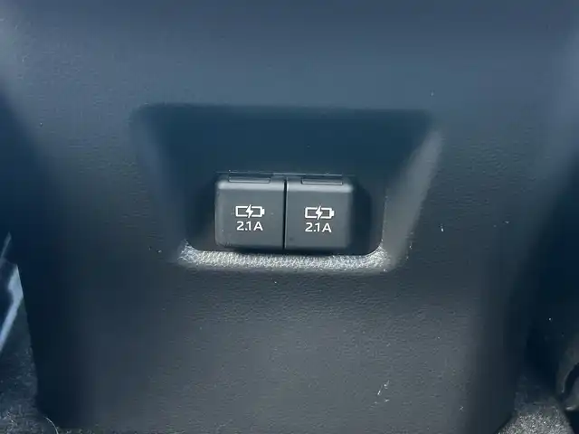 トヨタ ＲＡＶ４ アドベンチャー オフロードPKG 福島県 2021(令3)年 8万km スーパーホワイトⅡ ワンオーナー/衝突回避支援パッケージ/・プリクラッシュセーフティ/・レーントレーシングアシストポート/・レーダークルーズコントロール/・オートマチックハイビーム/・ロードサインアシスト/純正ディスプレイオーディオ/・Bluetooth/・バックカメラ/運転席パワーシート/レザーシート/・前席シートヒーター/・前席エアシート/スマートキー/・プッシュスタート/・スペアキー/LEDヘッドライト/・オートハイビーム/・オートライト/・フォグランプ/本革巻きステアリング/・ステアリングヒーター/・ステアリングリモコン/ビルトインETC 2.0/前方ドライブレコーダー/純正AW+夏タイヤ車載/取扱説明書/新車時保証書