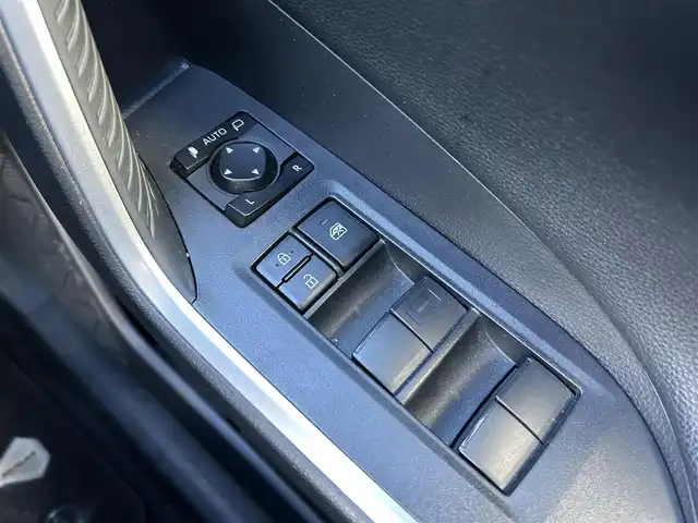 トヨタ ＲＡＶ４ アドベンチャー オフロードPKG 福島県 2021(令3)年 8万km スーパーホワイトⅡ ワンオーナー/衝突回避支援パッケージ/・プリクラッシュセーフティ/・レーントレーシングアシストポート/・レーダークルーズコントロール/・オートマチックハイビーム/・ロードサインアシスト/純正ディスプレイオーディオ/・Bluetooth/・バックカメラ/運転席パワーシート/レザーシート/・前席シートヒーター/・前席エアシート/スマートキー/・プッシュスタート/・スペアキー/LEDヘッドライト/・オートハイビーム/・オートライト/・フォグランプ/本革巻きステアリング/・ステアリングヒーター/・ステアリングリモコン/ビルトインETC 2.0/前方ドライブレコーダー/純正AW+夏タイヤ車載/取扱説明書/新車時保証書