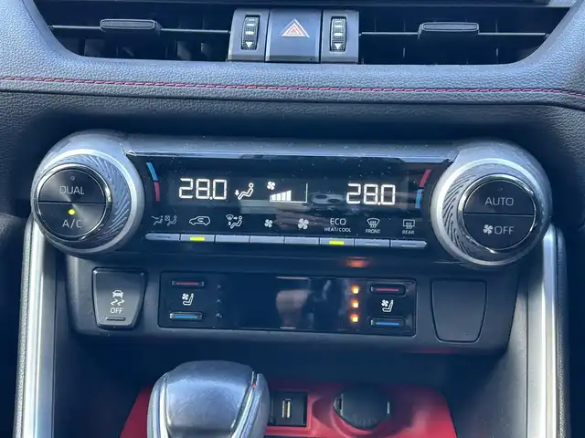 トヨタ ＲＡＶ４ アドベンチャー オフロードPKG 福島県 2021(令3)年 8万km スーパーホワイトⅡ ワンオーナー/衝突回避支援パッケージ/・プリクラッシュセーフティ/・レーントレーシングアシストポート/・レーダークルーズコントロール/・オートマチックハイビーム/・ロードサインアシスト/純正ディスプレイオーディオ/・Bluetooth/・バックカメラ/運転席パワーシート/レザーシート/・前席シートヒーター/・前席エアシート/スマートキー/・プッシュスタート/・スペアキー/LEDヘッドライト/・オートハイビーム/・オートライト/・フォグランプ/本革巻きステアリング/・ステアリングヒーター/・ステアリングリモコン/ビルトインETC 2.0/前方ドライブレコーダー/純正AW+夏タイヤ車載/取扱説明書/新車時保証書