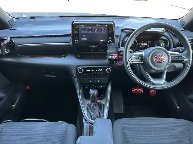 トヨタ ヤリス ハイブリッド Z 群馬県 2021(令3)年 3.3万km ホワイトパールクリスタルシャイン 純正8インチディスプレイオーディオ/(FM/AM/TV/BT/AppleCarPlay/AndroidAuto)/GRエアロ/バックカメラ/ETC2.0/前後ドラレコ（TZ-D205W）/トヨタセーフティセンス/・オートライト/・オートハイビーム/・プリクラッシュセーフティ/・クルーズコントロール/・レーンキープアシスト/前後コーナーセンサー/ステアリングスイッチ/シートヒーター/電動格納ミラー/ドライブモード/EVモード/スマートキー/LEDヘッドライト/純正フロアマット