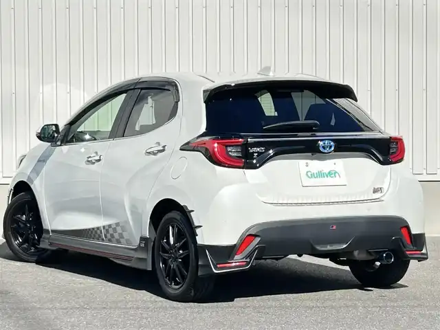 トヨタ ヤリス ハイブリッド Z 群馬県 2021(令3)年 3.3万km ホワイトパールクリスタルシャイン 純正8インチディスプレイオーディオ/(FM/AM/TV/BT/AppleCarPlay/AndroidAuto)/GRエアロ/バックカメラ/ETC2.0/前後ドラレコ（TZ-D205W）/トヨタセーフティセンス/・オートライト/・オートハイビーム/・プリクラッシュセーフティ/・クルーズコントロール/・レーンキープアシスト/前後コーナーセンサー/ステアリングスイッチ/シートヒーター/電動格納ミラー/ドライブモード/EVモード/スマートキー/LEDヘッドライト/純正フロアマット