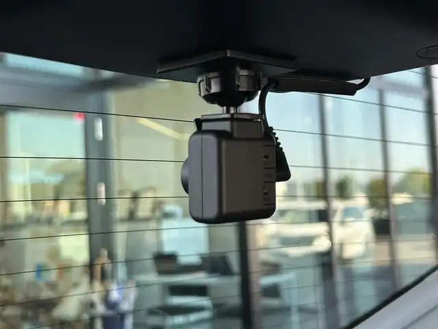 トヨタ ヤリス ハイブリッド Z 群馬県 2021(令3)年 3.3万km ホワイトパールクリスタルシャイン 純正8インチディスプレイオーディオ/(FM/AM/TV/BT/AppleCarPlay/AndroidAuto)/GRエアロ/バックカメラ/ETC2.0/前後ドラレコ（TZ-D205W）/トヨタセーフティセンス/・オートライト/・オートハイビーム/・プリクラッシュセーフティ/・クルーズコントロール/・レーンキープアシスト/前後コーナーセンサー/ステアリングスイッチ/シートヒーター/電動格納ミラー/ドライブモード/EVモード/スマートキー/LEDヘッドライト/純正フロアマット