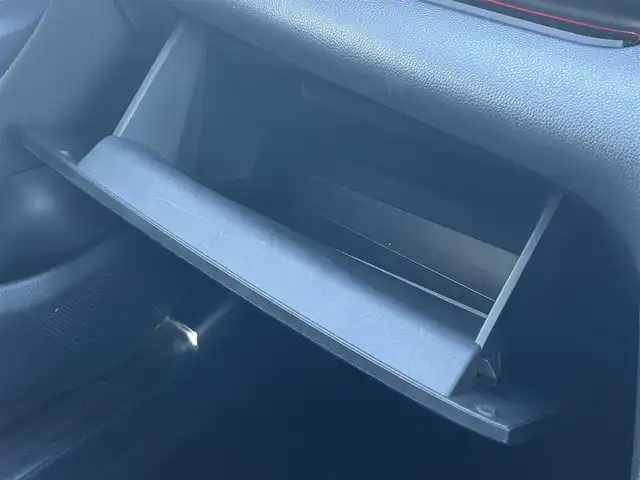 トヨタ ヤリス ハイブリッド Z 群馬県 2021(令3)年 3.3万km ホワイトパールクリスタルシャイン 純正8インチディスプレイオーディオ/(FM/AM/TV/BT/AppleCarPlay/AndroidAuto)/GRエアロ/バックカメラ/ETC2.0/前後ドラレコ（TZ-D205W）/トヨタセーフティセンス/・オートライト/・オートハイビーム/・プリクラッシュセーフティ/・クルーズコントロール/・レーンキープアシスト/前後コーナーセンサー/ステアリングスイッチ/シートヒーター/電動格納ミラー/ドライブモード/EVモード/スマートキー/LEDヘッドライト/純正フロアマット