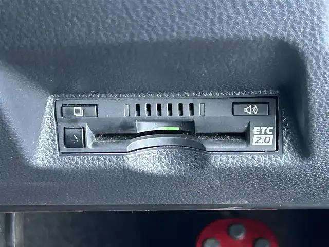 トヨタ ヤリス ハイブリッド Z 群馬県 2021(令3)年 3.3万km ホワイトパールクリスタルシャイン 純正8インチディスプレイオーディオ/(FM/AM/TV/BT/AppleCarPlay/AndroidAuto)/GRエアロ/バックカメラ/ETC2.0/前後ドラレコ（TZ-D205W）/トヨタセーフティセンス/・オートライト/・オートハイビーム/・プリクラッシュセーフティ/・クルーズコントロール/・レーンキープアシスト/前後コーナーセンサー/ステアリングスイッチ/シートヒーター/電動格納ミラー/ドライブモード/EVモード/スマートキー/LEDヘッドライト/純正フロアマット