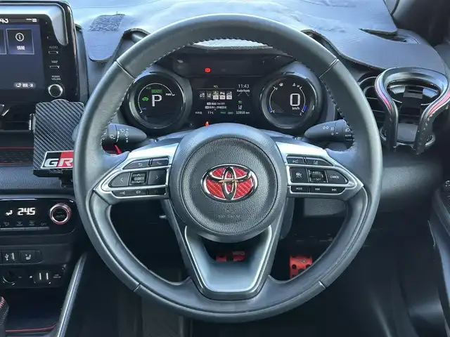 トヨタ ヤリス ハイブリッド Z 群馬県 2021(令3)年 3.3万km ホワイトパールクリスタルシャイン 純正8インチディスプレイオーディオ/(FM/AM/TV/BT/AppleCarPlay/AndroidAuto)/GRエアロ/バックカメラ/ETC2.0/前後ドラレコ（TZ-D205W）/トヨタセーフティセンス/・オートライト/・オートハイビーム/・プリクラッシュセーフティ/・クルーズコントロール/・レーンキープアシスト/前後コーナーセンサー/ステアリングスイッチ/シートヒーター/電動格納ミラー/ドライブモード/EVモード/スマートキー/LEDヘッドライト/純正フロアマット