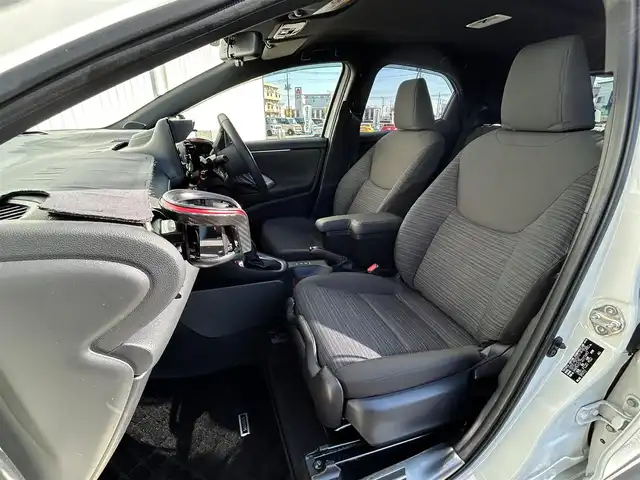 トヨタ ヤリス ハイブリッド Z 群馬県 2021(令3)年 3.3万km ホワイトパールクリスタルシャイン 純正8インチディスプレイオーディオ/(FM/AM/TV/BT/AppleCarPlay/AndroidAuto)/GRエアロ/バックカメラ/ETC2.0/前後ドラレコ（TZ-D205W）/トヨタセーフティセンス/・オートライト/・オートハイビーム/・プリクラッシュセーフティ/・クルーズコントロール/・レーンキープアシスト/前後コーナーセンサー/ステアリングスイッチ/シートヒーター/電動格納ミラー/ドライブモード/EVモード/スマートキー/LEDヘッドライト/純正フロアマット