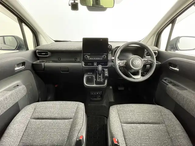 トヨタ シエンタ ハイブリッド Z 道央・札幌 2022(令4)年 5.4万km ブラック ・４WD/・寒冷地仕様/・純正コネクティッドナビ/　フルセグ/BT/ＵＳＢ/ＡｐｐｌｅＣａｒＰｌａｙ/ＡｎｄｒｏｉｄＡｕｔｏ/・ビルトインＥＴＣ/・社外ドライブレコーダー前方録画（DRV-240）/・パノラミックビューモニター/・両側パワースライドドア/・ワイパーデアイサー/・レーダークルーズコントロール/・横滑り防止装置/・前後コーナーセンサー/・オートマチックハイビーム/・LEDヘッドライト/・レーンキープアシスト/・オートライト/・トヨタセーフティセンス/　PCS/LDA/PDA/RCTA/PKSB/RSA/・スマートキー/・プッシュスタート/・保証書あり/・１００V充電/・純正フロアマット/・前席シートヒーター/・ステアリングヒーター/・スチールホイール15インチ＋キャップ・夏タイヤ/・オートリトラクタブルミラー/・ドアバイザー/・２列目サンシェード/・社外AW15インチ夏タイヤ積込