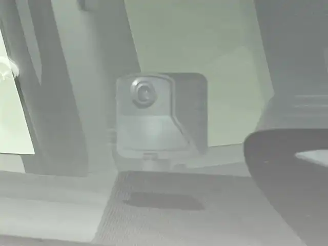 トヨタ シエンタ ハイブリッド Z 道央・札幌 2022(令4)年 5.4万km ブラック ・４WD/・寒冷地仕様/・純正コネクティッドナビ/　フルセグ/BT/ＵＳＢ/ＡｐｐｌｅＣａｒＰｌａｙ/ＡｎｄｒｏｉｄＡｕｔｏ/・ビルトインＥＴＣ/・社外ドライブレコーダー前方録画（DRV-240）/・パノラミックビューモニター/・両側パワースライドドア/・ワイパーデアイサー/・レーダークルーズコントロール/・横滑り防止装置/・前後コーナーセンサー/・オートマチックハイビーム/・LEDヘッドライト/・レーンキープアシスト/・オートライト/・トヨタセーフティセンス/　PCS/LDA/PDA/RCTA/PKSB/RSA/・スマートキー/・プッシュスタート/・保証書あり/・１００V充電/・純正フロアマット/・前席シートヒーター/・ステアリングヒーター/・スチールホイール15インチ＋キャップ・夏タイヤ/・オートリトラクタブルミラー/・ドアバイザー/・２列目サンシェード/・社外AW15インチ夏タイヤ積込