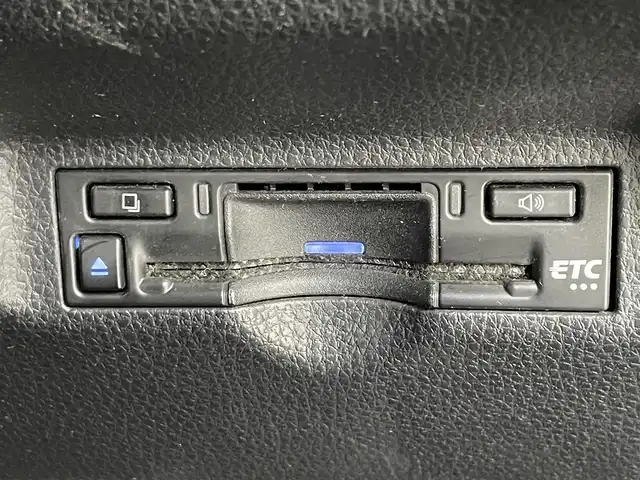 トヨタ シエンタ ハイブリッド Z 道央・札幌 2022(令4)年 5.4万km ブラック ・４WD/・寒冷地仕様/・純正コネクティッドナビ/　フルセグ/BT/ＵＳＢ/ＡｐｐｌｅＣａｒＰｌａｙ/ＡｎｄｒｏｉｄＡｕｔｏ/・ビルトインＥＴＣ/・社外ドライブレコーダー前方録画（DRV-240）/・パノラミックビューモニター/・両側パワースライドドア/・ワイパーデアイサー/・レーダークルーズコントロール/・横滑り防止装置/・前後コーナーセンサー/・オートマチックハイビーム/・LEDヘッドライト/・レーンキープアシスト/・オートライト/・トヨタセーフティセンス/　PCS/LDA/PDA/RCTA/PKSB/RSA/・スマートキー/・プッシュスタート/・保証書あり/・１００V充電/・純正フロアマット/・前席シートヒーター/・ステアリングヒーター/・スチールホイール15インチ＋キャップ・夏タイヤ/・オートリトラクタブルミラー/・ドアバイザー/・２列目サンシェード/・社外AW15インチ夏タイヤ積込