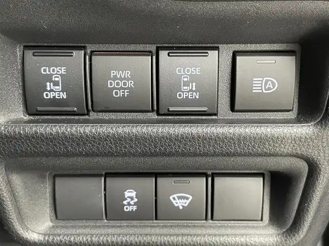 トヨタ シエンタ ハイブリッド Z 道央・札幌 2022(令4)年 5.4万km ブラック ・４WD/・寒冷地仕様/・純正コネクティッドナビ/　フルセグ/BT/ＵＳＢ/ＡｐｐｌｅＣａｒＰｌａｙ/ＡｎｄｒｏｉｄＡｕｔｏ/・ビルトインＥＴＣ/・社外ドライブレコーダー前方録画（DRV-240）/・パノラミックビューモニター/・両側パワースライドドア/・ワイパーデアイサー/・レーダークルーズコントロール/・横滑り防止装置/・前後コーナーセンサー/・オートマチックハイビーム/・LEDヘッドライト/・レーンキープアシスト/・オートライト/・トヨタセーフティセンス/　PCS/LDA/PDA/RCTA/PKSB/RSA/・スマートキー/・プッシュスタート/・保証書あり/・１００V充電/・純正フロアマット/・前席シートヒーター/・ステアリングヒーター/・スチールホイール15インチ＋キャップ・夏タイヤ/・オートリトラクタブルミラー/・ドアバイザー/・２列目サンシェード/・社外AW15インチ夏タイヤ積込