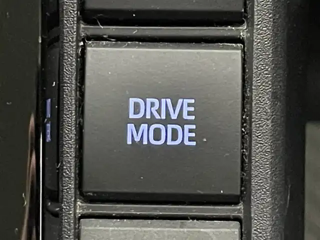 トヨタ シエンタ ハイブリッド Z 道央・札幌 2022(令4)年 5.4万km ブラック ・４WD/・寒冷地仕様/・純正コネクティッドナビ/　フルセグ/BT/ＵＳＢ/ＡｐｐｌｅＣａｒＰｌａｙ/ＡｎｄｒｏｉｄＡｕｔｏ/・ビルトインＥＴＣ/・社外ドライブレコーダー前方録画（DRV-240）/・パノラミックビューモニター/・両側パワースライドドア/・ワイパーデアイサー/・レーダークルーズコントロール/・横滑り防止装置/・前後コーナーセンサー/・オートマチックハイビーム/・LEDヘッドライト/・レーンキープアシスト/・オートライト/・トヨタセーフティセンス/　PCS/LDA/PDA/RCTA/PKSB/RSA/・スマートキー/・プッシュスタート/・保証書あり/・１００V充電/・純正フロアマット/・前席シートヒーター/・ステアリングヒーター/・スチールホイール15インチ＋キャップ・夏タイヤ/・オートリトラクタブルミラー/・ドアバイザー/・２列目サンシェード/・社外AW15インチ夏タイヤ積込