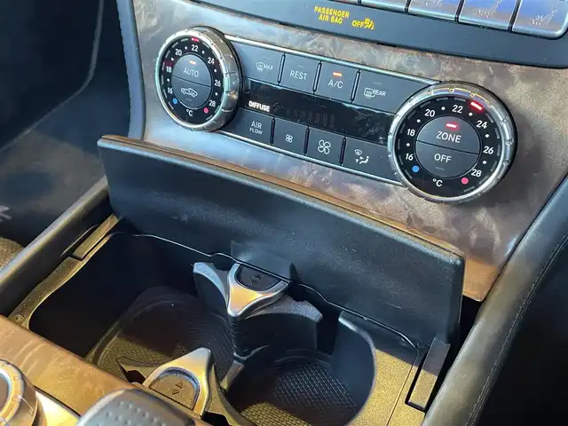 メルセデス・ベンツ ＳＬ４００ グランドエディション 愛知県 2020(令2)年 2.1万km オブシディアンブラック 純正ナビ/フルセグTV/バックカメラ/harman/kardonサウンド/専用designoレザー/シートヒーター/マジックスカイバリオルーフ/Bluetooth/レーダーセーフティパッケージ/ACC/ブラインドスポットアシスト/パークトロニック