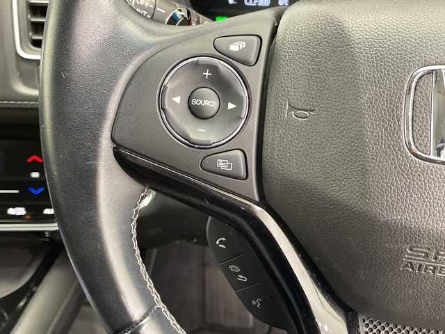 ホンダ ヴェゼル ハイブリッド Z ホンダセンシング 栃木県 2018(平30)年 2.5万km ホワイトオーキッドパール 純正ナビ (VXM-184VFi)/(フルセグTV・Bluetooth・CD・DVD)/バックカメラ/ドライブレコーダー/ホンダセンシング/ ・衝突軽減システム/ ・レーンキープアシスト/ ・オートクルーズコントロール/ ・先行車発進告知/ ・リアアクティブフォースペダル/ハーフレザーシート/シートヒーター/電動パーキングブレーキ/オートホールド/ステアリングスイッチ/パドルシフト/純正アルミホイール/純正フロアマット/スマートキー