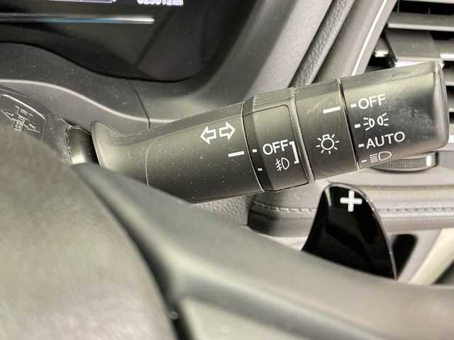 ホンダ ヴェゼル ハイブリッド Z ホンダセンシング 栃木県 2018(平30)年 2.5万km ホワイトオーキッドパール 純正ナビ (VXM-184VFi)/(フルセグTV・Bluetooth・CD・DVD)/バックカメラ/ドライブレコーダー/ホンダセンシング/ ・衝突軽減システム/ ・レーンキープアシスト/ ・オートクルーズコントロール/ ・先行車発進告知/ ・リアアクティブフォースペダル/ハーフレザーシート/シートヒーター/電動パーキングブレーキ/オートホールド/ステアリングスイッチ/パドルシフト/純正アルミホイール/純正フロアマット/スマートキー