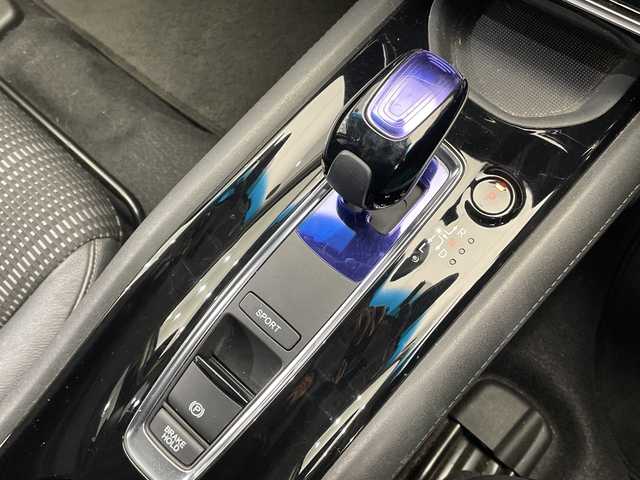 ホンダ ヴェゼル ハイブリッド Z ホンダセンシング 栃木県 2018(平30)年 2.5万km ホワイトオーキッドパール 純正ナビ (VXM-184VFi)/(フルセグTV・Bluetooth・CD・DVD)/バックカメラ/ドライブレコーダー/ホンダセンシング/ ・衝突軽減システム/ ・レーンキープアシスト/ ・オートクルーズコントロール/ ・先行車発進告知/ ・リアアクティブフォースペダル/ハーフレザーシート/シートヒーター/電動パーキングブレーキ/オートホールド/ステアリングスイッチ/パドルシフト/純正アルミホイール/純正フロアマット/スマートキー