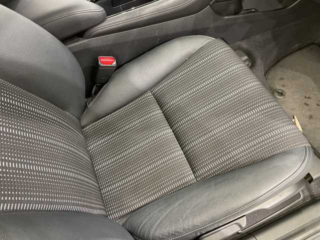 ホンダ ヴェゼル ハイブリッド Z ホンダセンシング 栃木県 2018(平30)年 2.5万km ホワイトオーキッドパール 純正ナビ (VXM-184VFi)/(フルセグTV・Bluetooth・CD・DVD)/バックカメラ/ドライブレコーダー/ホンダセンシング/ ・衝突軽減システム/ ・レーンキープアシスト/ ・オートクルーズコントロール/ ・先行車発進告知/ ・リアアクティブフォースペダル/ハーフレザーシート/シートヒーター/電動パーキングブレーキ/オートホールド/ステアリングスイッチ/パドルシフト/純正アルミホイール/純正フロアマット/スマートキー