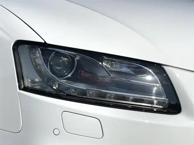 アウディ ＲＳ５ 千葉県 2010(平22)年 4.3万km アイビスホワイト サンルーフ/ブラックレザーシート/純正HDDナビ/フルセグTV/BCレーシング車高調/VOSSEN20インチAW/レッドキャリパー/HIDヘッドライト/パワーシート＆シートヒーター