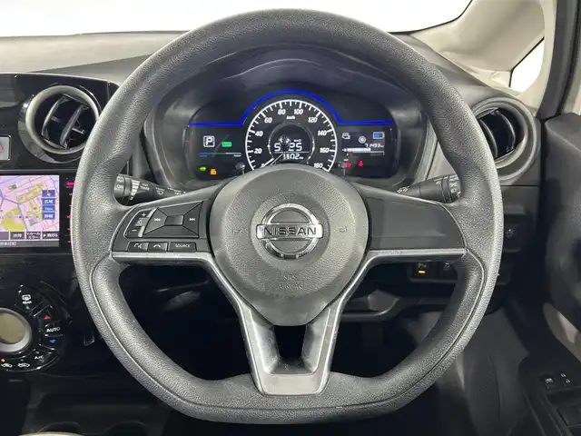 日産 ノート e－パワー X シーギアリミテッド 佐賀県 2019(平31)年 7.2万km ブリリアントホワイトパール 社外ナビ/フルセグTV CD DVD BT ipod SD録音/後席ヘッドレストモニター/前後ドライブレコーダー/衝突軽減ブレーキ/レーンキープアシスト/クリアランスソナー/ETC/ルーフレール/保証書/取扱説明書