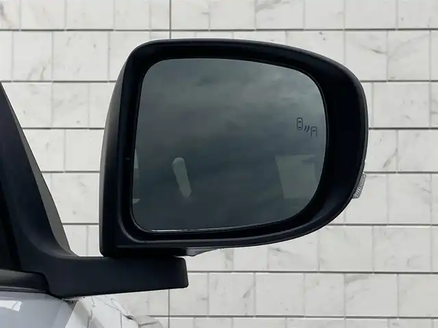 トヨタ ライズ Z 静岡県 2020(令2)年 4.1万km シャイニングホワイトパール スマートアシスト/純正7インチナビ(NSZT-W68T)/　AM FM CD DVD Bluetooth SDREC/ビルトインETC/バックモニター/レーダークルーズコントロール/LEDオートヘッドライト/シートヒーター(前席)/シーケンシャルターンランプ/純正17インチアルミホイール/前後クリアランスソナー/スマートキー2本/ワンオーナー/フルセグTV/前後方ドライブレコーダー/モデリスタエアロ
