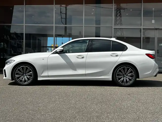 ＢＭＷ ３２０ｄ xDrive Mスポーツ 富山県 2020(令2)年 3.2万km 白 HDDナビ/アイドリングストップ/ACC/プッシュスタート/D/N席パワーシート/D/N席シートヒーター/バックカメラ/前後ドラレコ/ワイヤレスチャージ/純正18インチAW　/本革シート/パワーバックドア/ETC2.0/AM/FMラジオ/Bluetooth接続