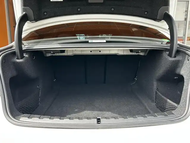 ＢＭＷ ３２０ｄ xDrive Mスポーツ 富山県 2020(令2)年 3.2万km 白 HDDナビ/アイドリングストップ/ACC/プッシュスタート/D/N席パワーシート/D/N席シートヒーター/バックカメラ/前後ドラレコ/ワイヤレスチャージ/純正18インチAW　/本革シート/パワーバックドア/ETC2.0/AM/FMラジオ/Bluetooth接続