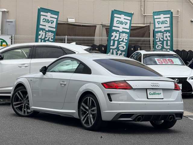 アウディ ＴＴクーペ 40TFSI 愛知県 2019(令1)年 3.5万km グレイシアホワイトメタリック /正規ディーラー車//禁煙車//ディーラー点検整備記録簿R2.3.4.5.6//Sラインパッケージ//コンフォートパッケージ//マトリクスLEDヘッドライト//バーチャルコックピット//アクティブリアスポイラー//MMIナビ//フルセグ/Bluetooth/USB/SD//CD/DVD/MSV/AUX//リアビューカメラ//ETC2.0//純正ドライブレコーダー//レーダー探知機//Sラインアルカンターラ×黒革スポーツシート//パワーシート/ランバーサポート//シートヒーター//サイドアシスト//パーキングシステム//パーキングエイド//ホールドアシスト//レインセンサー//速度警告//アウディドライブセレクト//Efficiency/Comfort/Dynamic/Individual//ESC//パドルシフト//MTモード付きAT//オールウェザーライト//LEDリアダイナミックインディケーター//Sラインバンパー/リヤディフューザー//ハイグロスブラックラジエーターグリル//Sラインスポーツサスペンション//純正19インチAW//アイドリングストップ//リアフォグランプ//アームレスト//プッシュスタート/スペアスマートキー//革巻きステアリング//ステアリングスイッチ//オートリトラクタブルウィンカーミラー//フロアマット//保証書/取扱説明書
