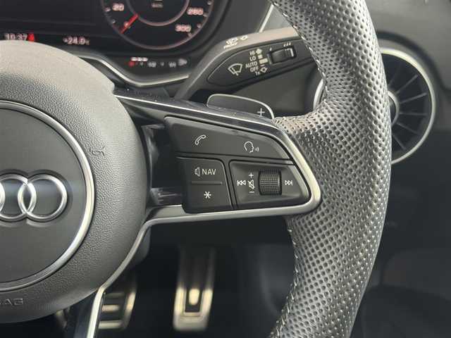 アウディ ＴＴクーペ 40TFSI 愛知県 2019(令1)年 3.5万km グレイシアホワイトメタリック /正規ディーラー車//禁煙車//ディーラー点検整備記録簿R2.3.4.5.6//Sラインパッケージ//コンフォートパッケージ//マトリクスLEDヘッドライト//バーチャルコックピット//アクティブリアスポイラー//MMIナビ//フルセグ/Bluetooth/USB/SD//CD/DVD/MSV/AUX//リアビューカメラ//ETC2.0//純正ドライブレコーダー//レーダー探知機//Sラインアルカンターラ×黒革スポーツシート//パワーシート/ランバーサポート//シートヒーター//サイドアシスト//パーキングシステム//パーキングエイド//ホールドアシスト//レインセンサー//速度警告//アウディドライブセレクト//Efficiency/Comfort/Dynamic/Individual//ESC//パドルシフト//MTモード付きAT//オールウェザーライト//LEDリアダイナミックインディケーター//Sラインバンパー/リヤディフューザー//ハイグロスブラックラジエーターグリル//Sラインスポーツサスペンション//純正19インチAW//アイドリングストップ//リアフォグランプ//アームレスト//プッシュスタート/スペアスマートキー//革巻きステアリング//ステアリングスイッチ//オートリトラクタブルウィンカーミラー//フロアマット//保証書/取扱説明書
