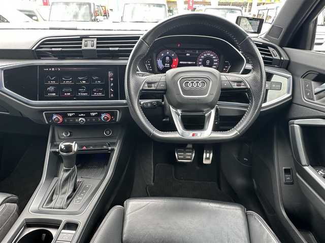 アウディ Ｑ３ 35TDIクワトロ Sライン 群馬県 2020(令2)年 7万km グレー 2021モデル/純正ナビゲーション/ブルトゥース接続/USB接続/全方位カメラ/アダプティブクルーズ/車線逸脱警報/衝突軽減ブレーキ/ドライブレコーダー/バーチャルコックピット/コーナーセンサー/ダウンヒルアシスト/アイドリングストップ/横滑り防止装置/保証書/取扱説明書/整備手帳/スマートキーX2個