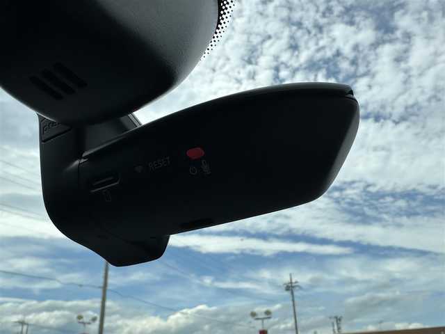 アウディ Ｑ３ 35TDIクワトロ Sライン 群馬県 2020(令2)年 7万km グレー 2021モデル/純正ナビゲーション/ブルトゥース接続/USB接続/全方位カメラ/アダプティブクルーズ/車線逸脱警報/衝突軽減ブレーキ/ドライブレコーダー/バーチャルコックピット/コーナーセンサー/ダウンヒルアシスト/アイドリングストップ/横滑り防止装置/保証書/取扱説明書/整備手帳/スマートキーX2個