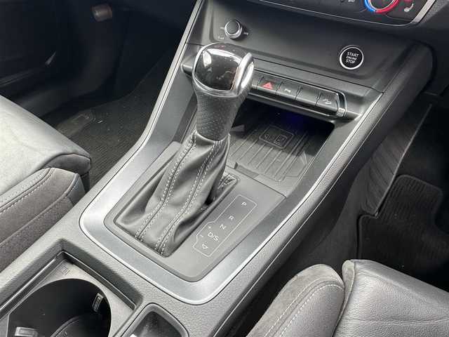 アウディ Ｑ３ 35TDIクワトロ Sライン 群馬県 2020(令2)年 7万km グレー 2021モデル/純正ナビゲーション/ブルトゥース接続/USB接続/全方位カメラ/アダプティブクルーズ/車線逸脱警報/衝突軽減ブレーキ/ドライブレコーダー/バーチャルコックピット/コーナーセンサー/ダウンヒルアシスト/アイドリングストップ/横滑り防止装置/保証書/取扱説明書/整備手帳/スマートキーX2個