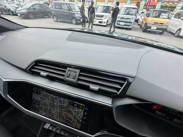アウディ Ｑ３ 35TDIクワトロ Sライン 群馬県 2020(令2)年 7万km グレー 2021モデル/純正ナビゲーション/ブルトゥース接続/USB接続/全方位カメラ/アダプティブクルーズ/車線逸脱警報/衝突軽減ブレーキ/ドライブレコーダー/バーチャルコックピット/コーナーセンサー/ダウンヒルアシスト/アイドリングストップ/横滑り防止装置/保証書/取扱説明書/整備手帳/スマートキーX2個