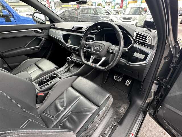アウディ Ｑ３ 35TDIクワトロ Sライン 群馬県 2020(令2)年 7万km グレー 2021モデル/純正ナビゲーション/ブルトゥース接続/USB接続/全方位カメラ/アダプティブクルーズ/車線逸脱警報/衝突軽減ブレーキ/ドライブレコーダー/バーチャルコックピット/コーナーセンサー/ダウンヒルアシスト/アイドリングストップ/横滑り防止装置/保証書/取扱説明書/整備手帳/スマートキーX2個