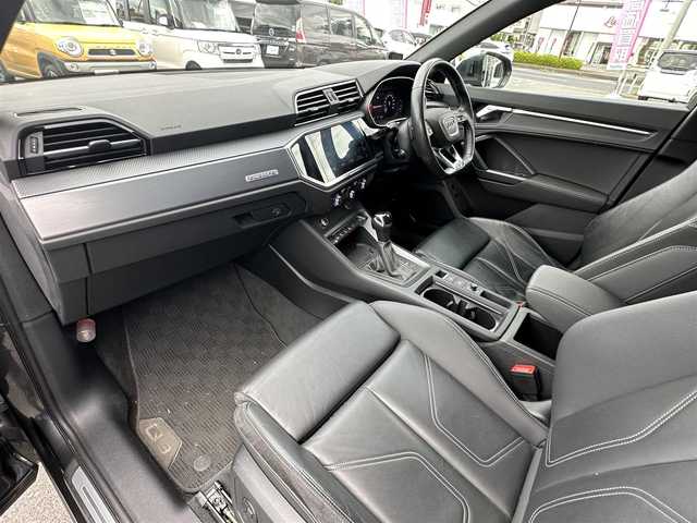 アウディ Ｑ３ 35TDIクワトロ Sライン 群馬県 2020(令2)年 7万km グレー 2021モデル/純正ナビゲーション/ブルトゥース接続/USB接続/全方位カメラ/アダプティブクルーズ/車線逸脱警報/衝突軽減ブレーキ/ドライブレコーダー/バーチャルコックピット/コーナーセンサー/ダウンヒルアシスト/アイドリングストップ/横滑り防止装置/保証書/取扱説明書/整備手帳/スマートキーX2個