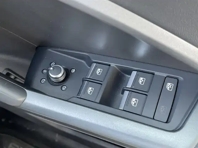 アウディ Ｑ３ SB 35TDIクワトロ Sライン 青森県 2020(令2)年 7万km グレー /4WD/ディーゼル/ターボ/黒ハーフレザーシート/前席パワーシート /前席シートヒーター/革巻きステア/ノブ/パドルシフト/バーチャルコックピット/純正HDDナビ/　(Bt/USB)/全方位カメラ/アダプティブクルーズ/車線逸脱警報/衝突軽減ブレーキ/前後ドライブレコーダー/前後バンパーソナー/ダウンヒルアシスト/アイドリングストップ/横滑り防止装置/パワーバックドア/ウインカーミラー /ミラーヒーター/LEDオートライト/オートワイパー/置くだけ充電/社外レーダー探知機/リア5面プライバシーガラス/スマートキーx2/保証書/取扱説明書