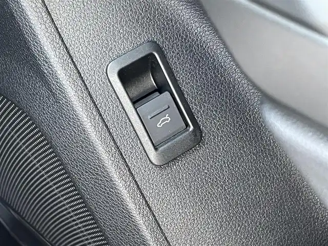 アウディ Ｑ３ SB 35TDIクワトロ Sライン 青森県 2020(令2)年 7万km グレー /4WD/ディーゼル/ターボ/黒ハーフレザーシート/前席パワーシート /前席シートヒーター/革巻きステア/ノブ/パドルシフト/バーチャルコックピット/純正HDDナビ/　(Bt/USB)/全方位カメラ/アダプティブクルーズ/車線逸脱警報/衝突軽減ブレーキ/前後ドライブレコーダー/前後バンパーソナー/ダウンヒルアシスト/アイドリングストップ/横滑り防止装置/パワーバックドア/ウインカーミラー /ミラーヒーター/LEDオートライト/オートワイパー/置くだけ充電/社外レーダー探知機/リア5面プライバシーガラス/スマートキーx2/保証書/取扱説明書