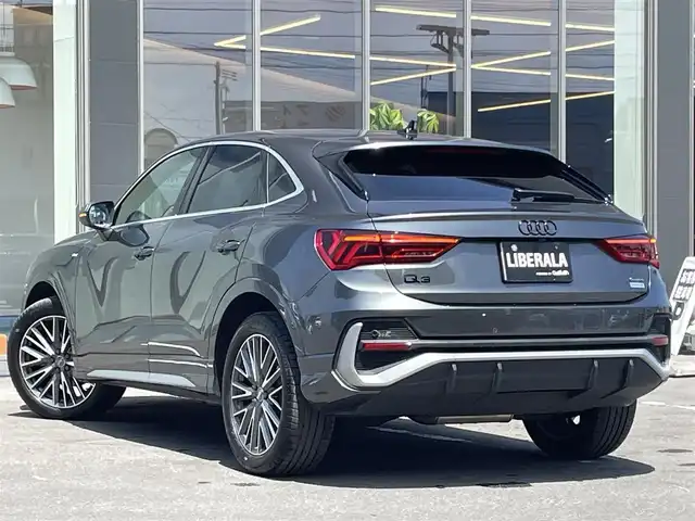 アウディ Ｑ３ SB 35TDIクワトロ Sライン 青森県 2020(令2)年 7万km グレー /4WD/ディーゼル/ターボ/黒ハーフレザーシート/前席パワーシート /前席シートヒーター/革巻きステア/ノブ/パドルシフト/バーチャルコックピット/純正HDDナビ/　(Bt/USB)/全方位カメラ/アダプティブクルーズ/車線逸脱警報/衝突軽減ブレーキ/前後ドライブレコーダー/前後バンパーソナー/ダウンヒルアシスト/アイドリングストップ/横滑り防止装置/パワーバックドア/ウインカーミラー /ミラーヒーター/LEDオートライト/オートワイパー/置くだけ充電/社外レーダー探知機/リア5面プライバシーガラス/スマートキーx2/保証書/取扱説明書