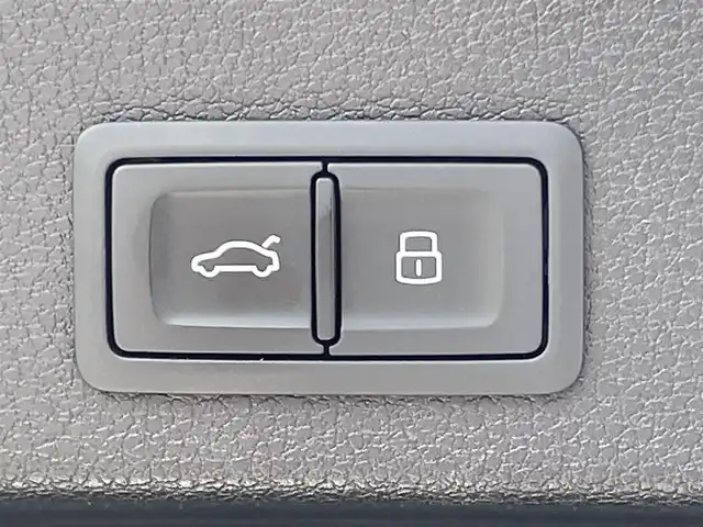 アウディ Ｑ３ SB 35TDIクワトロ Sライン 青森県 2020(令2)年 7万km グレー /4WD/ディーゼル/ターボ/黒ハーフレザーシート/前席パワーシート /前席シートヒーター/革巻きステア/ノブ/パドルシフト/バーチャルコックピット/純正HDDナビ/　(Bt/USB)/全方位カメラ/アダプティブクルーズ/車線逸脱警報/衝突軽減ブレーキ/前後ドライブレコーダー/前後バンパーソナー/ダウンヒルアシスト/アイドリングストップ/横滑り防止装置/パワーバックドア/ウインカーミラー /ミラーヒーター/LEDオートライト/オートワイパー/置くだけ充電/社外レーダー探知機/リア5面プライバシーガラス/スマートキーx2/保証書/取扱説明書