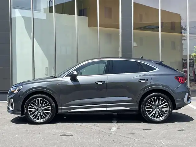アウディ Ｑ３ SB 35TDIクワトロ Sライン 青森県 2020(令2)年 7万km グレー /4WD/ディーゼル/ターボ/黒ハーフレザーシート/前席パワーシート /前席シートヒーター/革巻きステア/ノブ/パドルシフト/バーチャルコックピット/純正HDDナビ/　(Bt/USB)/全方位カメラ/アダプティブクルーズ/車線逸脱警報/衝突軽減ブレーキ/前後ドライブレコーダー/前後バンパーソナー/ダウンヒルアシスト/アイドリングストップ/横滑り防止装置/パワーバックドア/ウインカーミラー /ミラーヒーター/LEDオートライト/オートワイパー/置くだけ充電/社外レーダー探知機/リア5面プライバシーガラス/スマートキーx2/保証書/取扱説明書