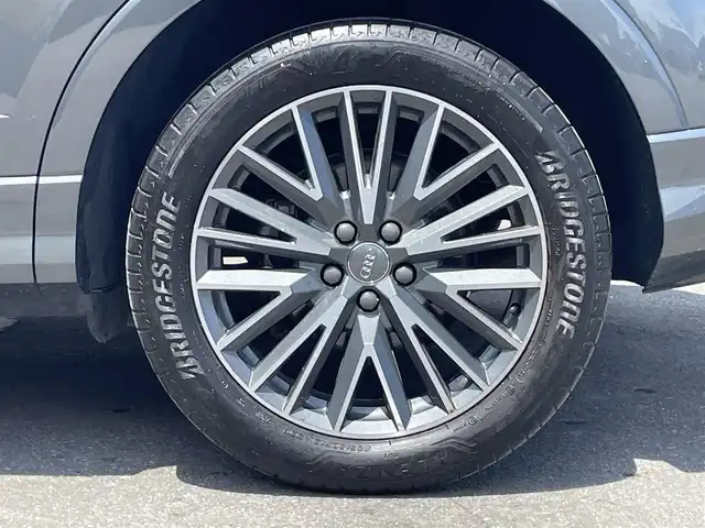 アウディ Ｑ３ SB 35TDIクワトロ Sライン 青森県 2020(令2)年 7万km グレー /4WD/ディーゼル/ターボ/黒ハーフレザーシート/前席パワーシート /前席シートヒーター/革巻きステア/ノブ/パドルシフト/バーチャルコックピット/純正HDDナビ/　(Bt/USB)/全方位カメラ/アダプティブクルーズ/車線逸脱警報/衝突軽減ブレーキ/前後ドライブレコーダー/前後バンパーソナー/ダウンヒルアシスト/アイドリングストップ/横滑り防止装置/パワーバックドア/ウインカーミラー /ミラーヒーター/LEDオートライト/オートワイパー/置くだけ充電/社外レーダー探知機/リア5面プライバシーガラス/スマートキーx2/保証書/取扱説明書