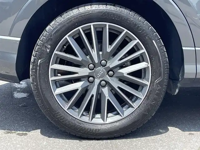 アウディ Ｑ３ SB 35TDIクワトロ Sライン 青森県 2020(令2)年 7万km グレー /4WD/ディーゼル/ターボ/黒ハーフレザーシート/前席パワーシート /前席シートヒーター/革巻きステア/ノブ/パドルシフト/バーチャルコックピット/純正HDDナビ/　(Bt/USB)/全方位カメラ/アダプティブクルーズ/車線逸脱警報/衝突軽減ブレーキ/前後ドライブレコーダー/前後バンパーソナー/ダウンヒルアシスト/アイドリングストップ/横滑り防止装置/パワーバックドア/ウインカーミラー /ミラーヒーター/LEDオートライト/オートワイパー/置くだけ充電/社外レーダー探知機/リア5面プライバシーガラス/スマートキーx2/保証書/取扱説明書