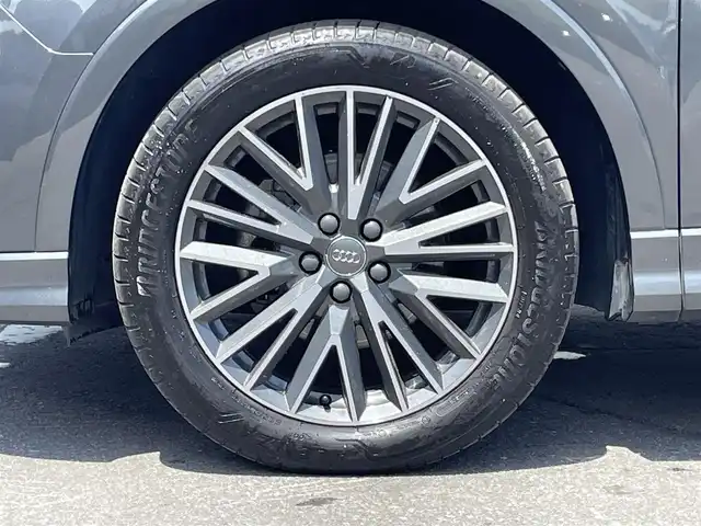 アウディ Ｑ３ SB 35TDIクワトロ Sライン 青森県 2020(令2)年 7万km グレー /4WD/ディーゼル/ターボ/黒ハーフレザーシート/前席パワーシート /前席シートヒーター/革巻きステア/ノブ/パドルシフト/バーチャルコックピット/純正HDDナビ/　(Bt/USB)/全方位カメラ/アダプティブクルーズ/車線逸脱警報/衝突軽減ブレーキ/前後ドライブレコーダー/前後バンパーソナー/ダウンヒルアシスト/アイドリングストップ/横滑り防止装置/パワーバックドア/ウインカーミラー /ミラーヒーター/LEDオートライト/オートワイパー/置くだけ充電/社外レーダー探知機/リア5面プライバシーガラス/スマートキーx2/保証書/取扱説明書