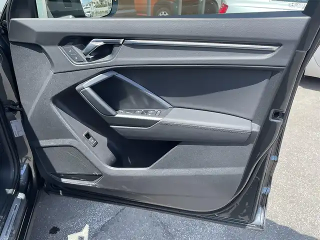 アウディ Ｑ３ SB 35TDIクワトロ Sライン 青森県 2020(令2)年 7万km グレー /4WD/ディーゼル/ターボ/黒ハーフレザーシート/前席パワーシート /前席シートヒーター/革巻きステア/ノブ/パドルシフト/バーチャルコックピット/純正HDDナビ/　(Bt/USB)/全方位カメラ/アダプティブクルーズ/車線逸脱警報/衝突軽減ブレーキ/前後ドライブレコーダー/前後バンパーソナー/ダウンヒルアシスト/アイドリングストップ/横滑り防止装置/パワーバックドア/ウインカーミラー /ミラーヒーター/LEDオートライト/オートワイパー/置くだけ充電/社外レーダー探知機/リア5面プライバシーガラス/スマートキーx2/保証書/取扱説明書