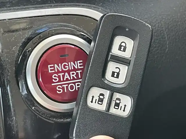ホンダ Ｎ ＢＯＸ カスタム SSパッケージ 千葉県 2015(平27)年 6.9万km プレミアムホワイトパール 衝突軽減ブレーキ/純正メモリ7インチナビ(VXM-155VSi)/　ワンセグ/BT/DVD/CD/バックカメラ/ETC/両側パワースライドドア/HIDヘッドライト/オートライト/フォグライト/スマートキー/プッシュスタート/純正フロアマット/サイドバイザー/純正14インチAW/電動格納/ウィンカーミラー