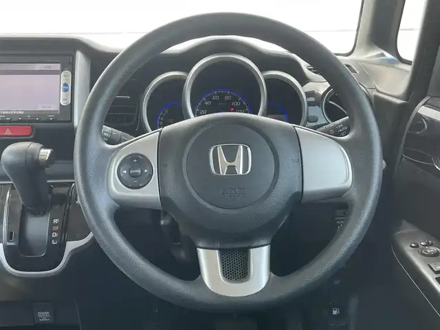 ホンダ Ｎ ＢＯＸ カスタム SSパッケージ 千葉県 2015(平27)年 6.9万km プレミアムホワイトパール 衝突軽減ブレーキ/純正メモリ7インチナビ(VXM-155VSi)/　ワンセグ/BT/DVD/CD/バックカメラ/ETC/両側パワースライドドア/HIDヘッドライト/オートライト/フォグライト/スマートキー/プッシュスタート/純正フロアマット/サイドバイザー/純正14インチAW/電動格納/ウィンカーミラー